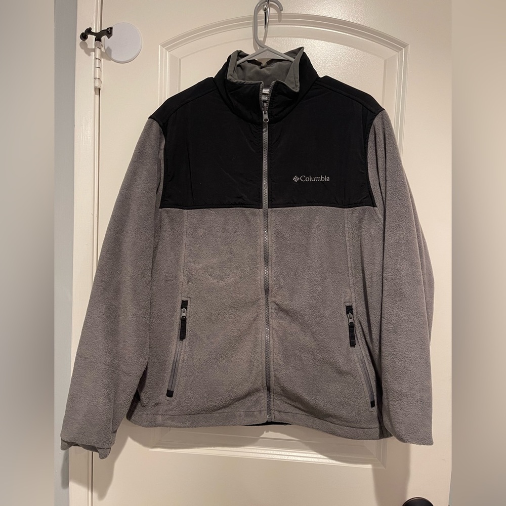 Columbia bugaboo interchange fleece. Men’s size large. Used condition.